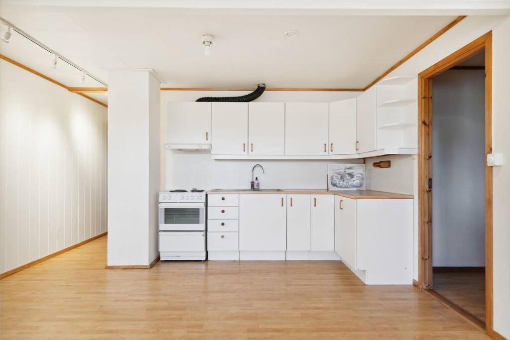 60 Sqm Apartment A - Free Parking! Tromsø Esterno foto